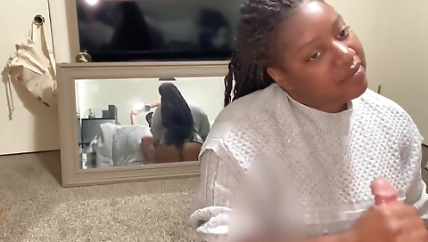 Ebony milf getting her cunt banged hard in homemade porn