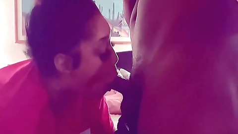 Amateur big-bang lesbian threesome with a big dildo