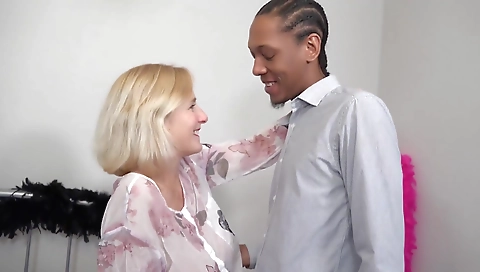 Milf with a pair of sexy stockings and a pair of big boobs