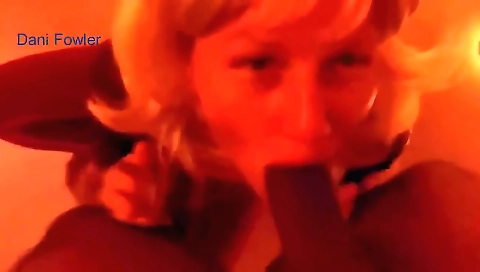 Blonde mature teen with a nice ass getting a creampie