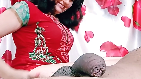 Brunette milf fucks with a big guy in a interracial scene