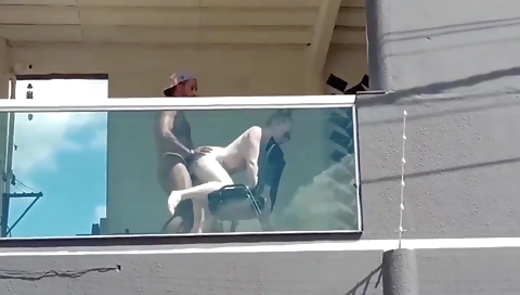 Blonde gets fucked by a black dude in amateur video